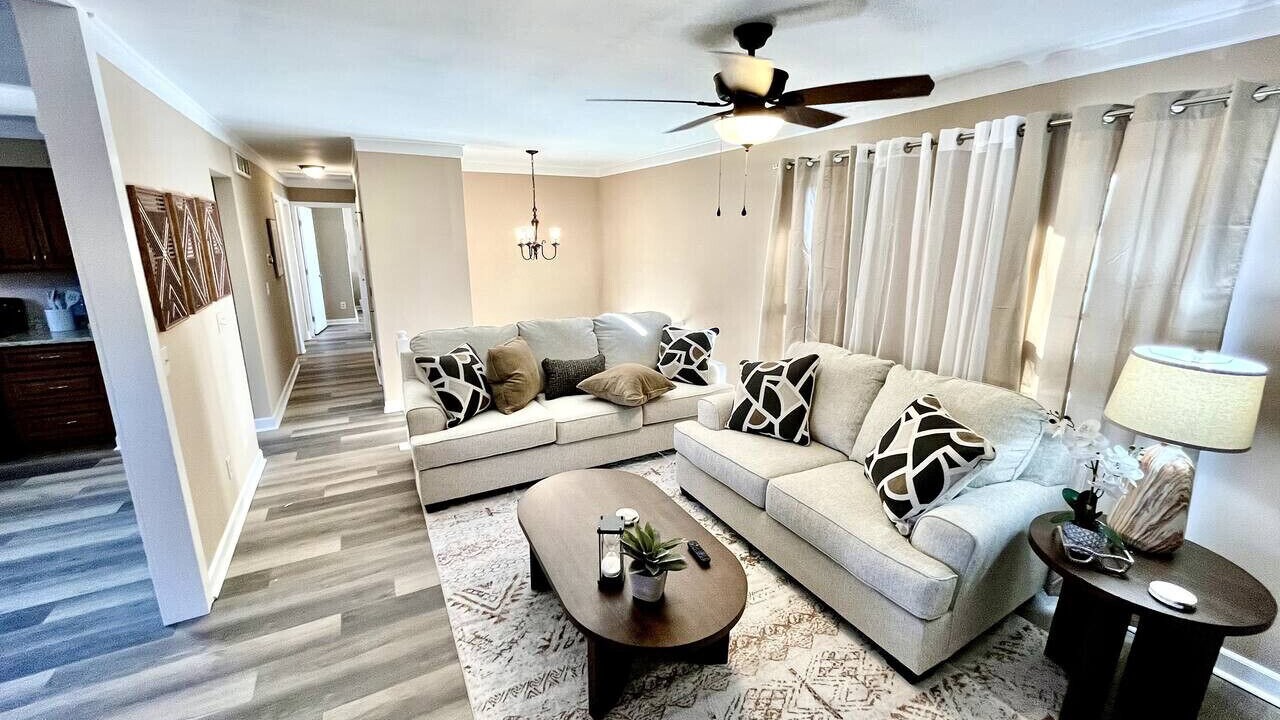 Photo of Livingroom in Mason