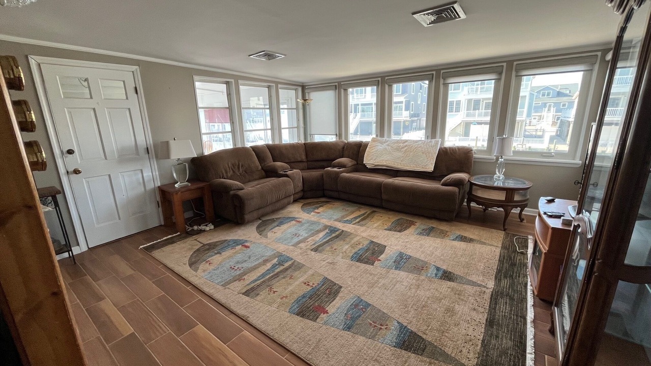 Photo of Livingroom in Beach Haven West