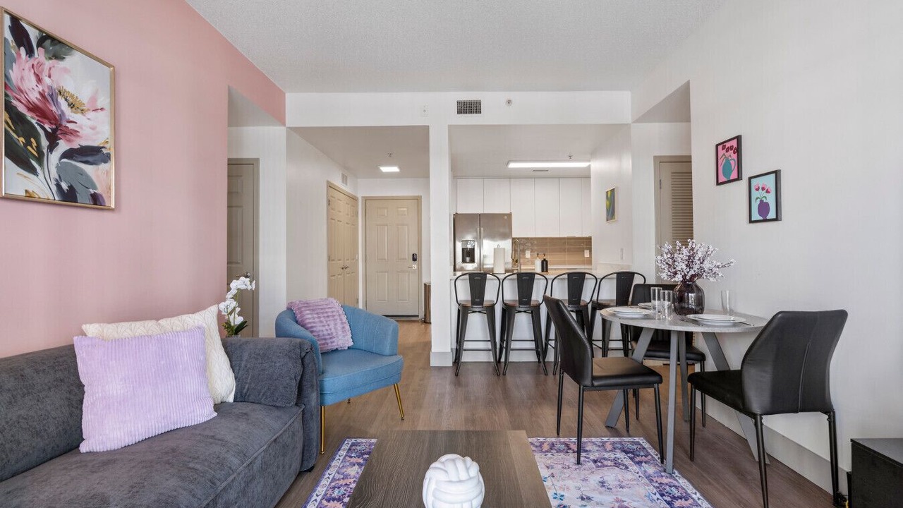 Photo of Livingroom in Third Ward