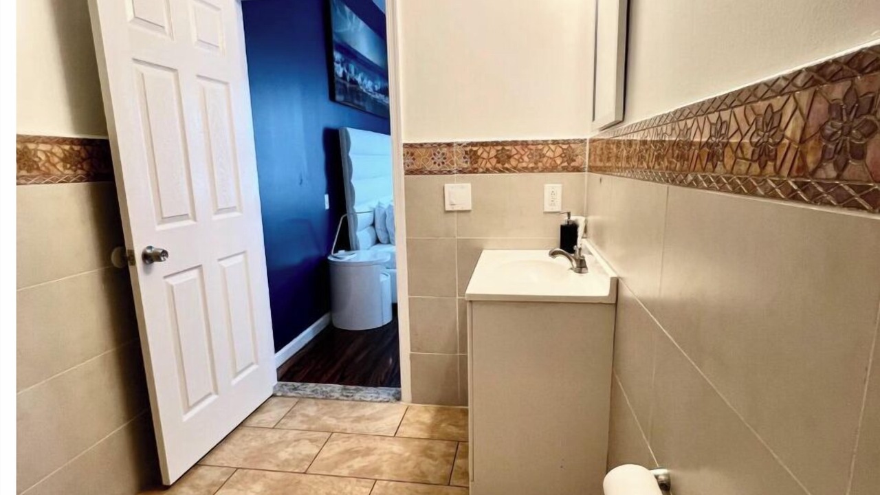 Photo of Bathroom in Chinatown