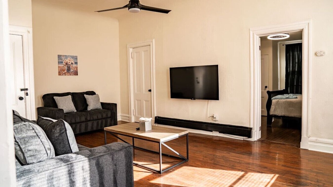 Photo of Livingroom in Long Branch