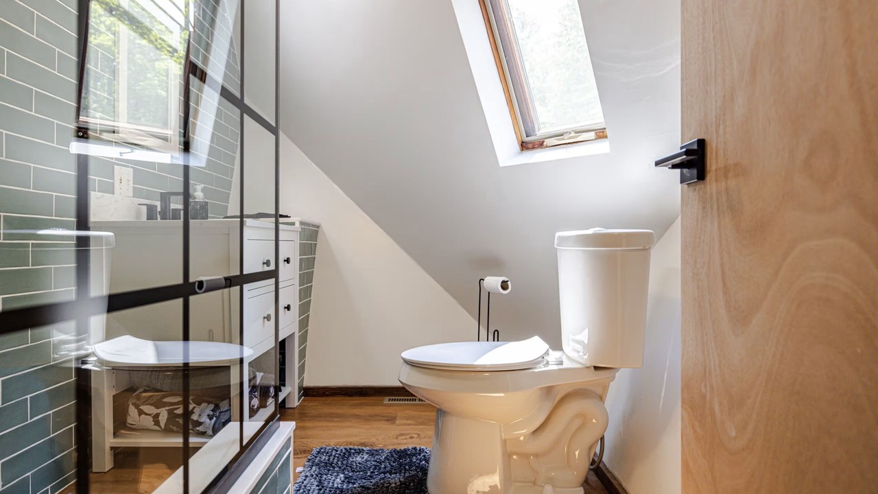 Photo of Bathroom in Girard