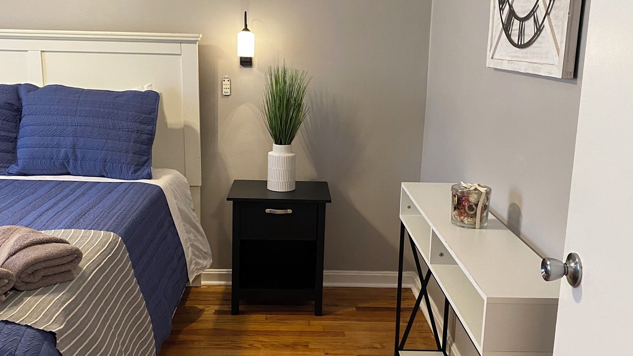 Photo of Bedroom in Roselawn Finance