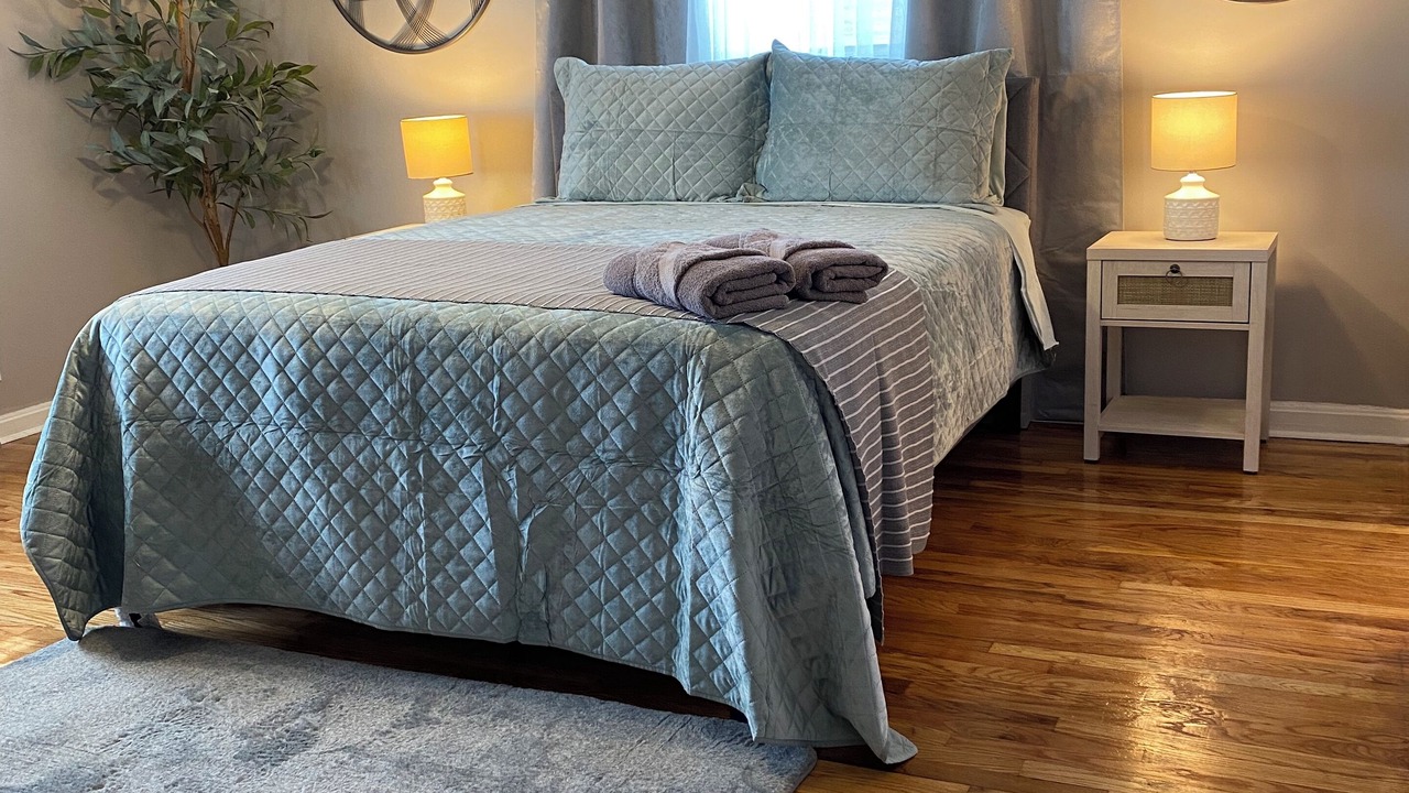 Photo of Bedroom in Roselawn Finance