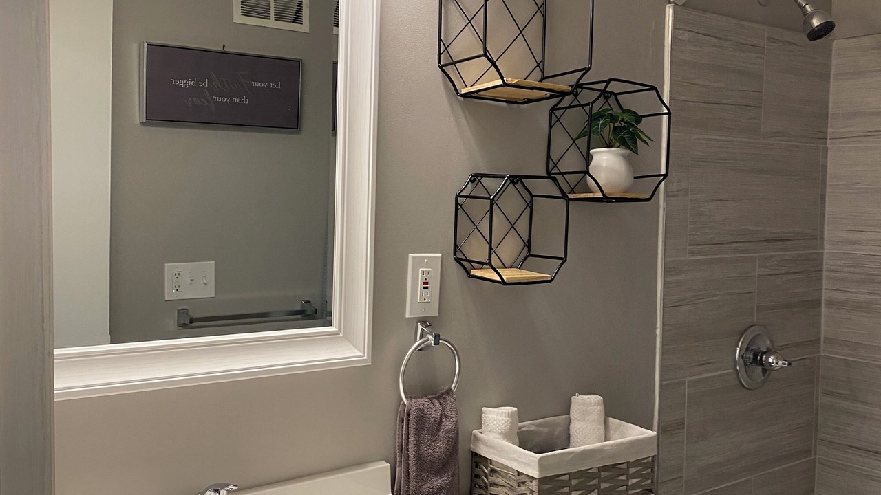 Photo of Bathroom in Roselawn Finance