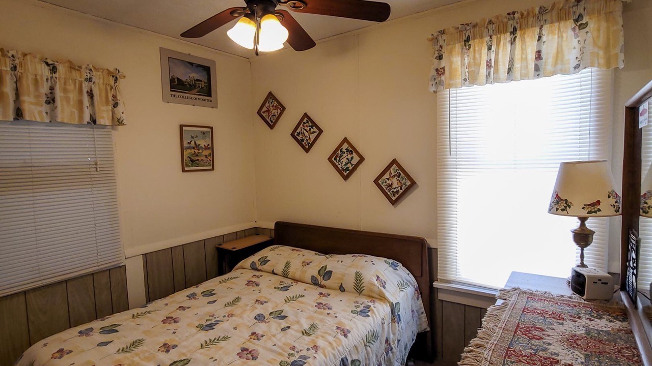Photo of Bedroom in Lakeside