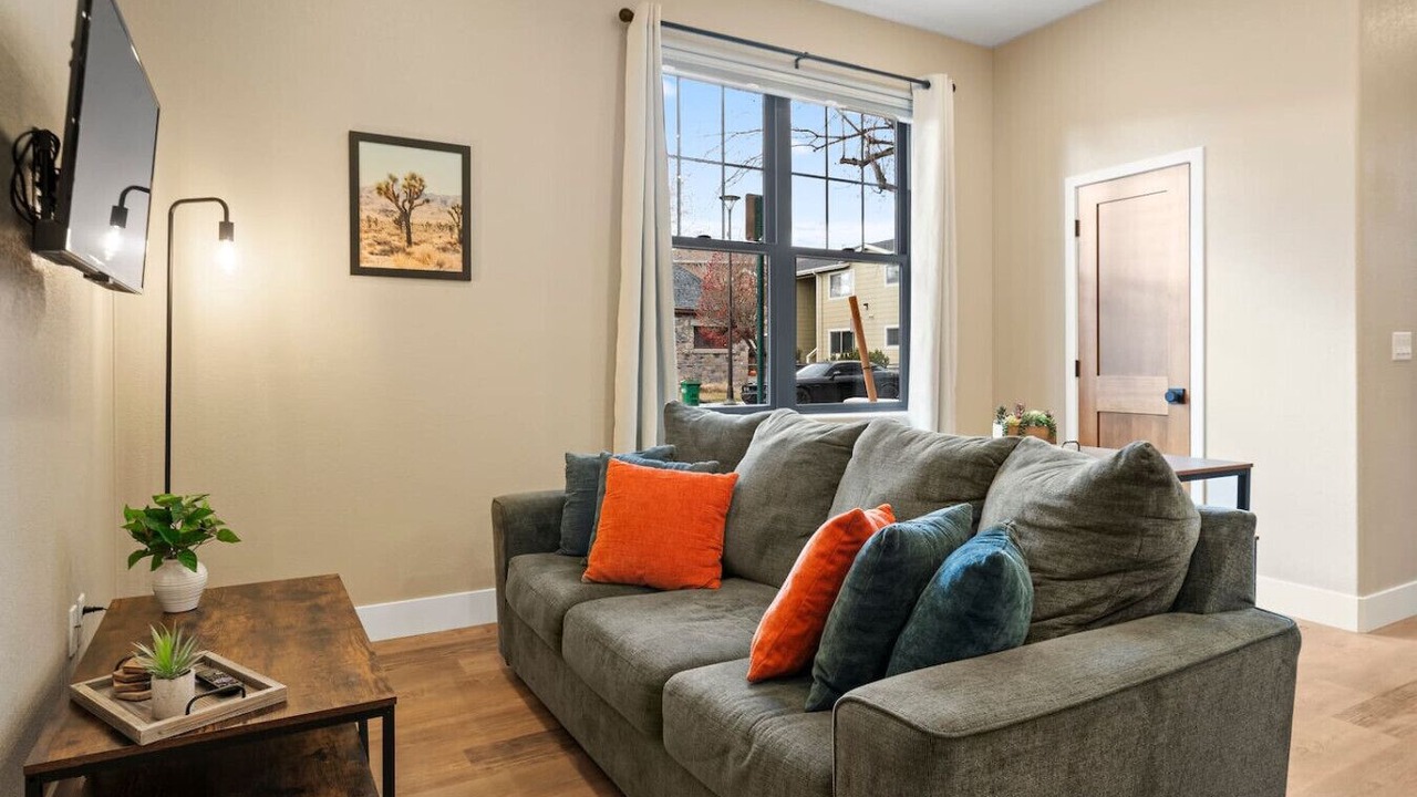 Photo of Livingroom in Midtown