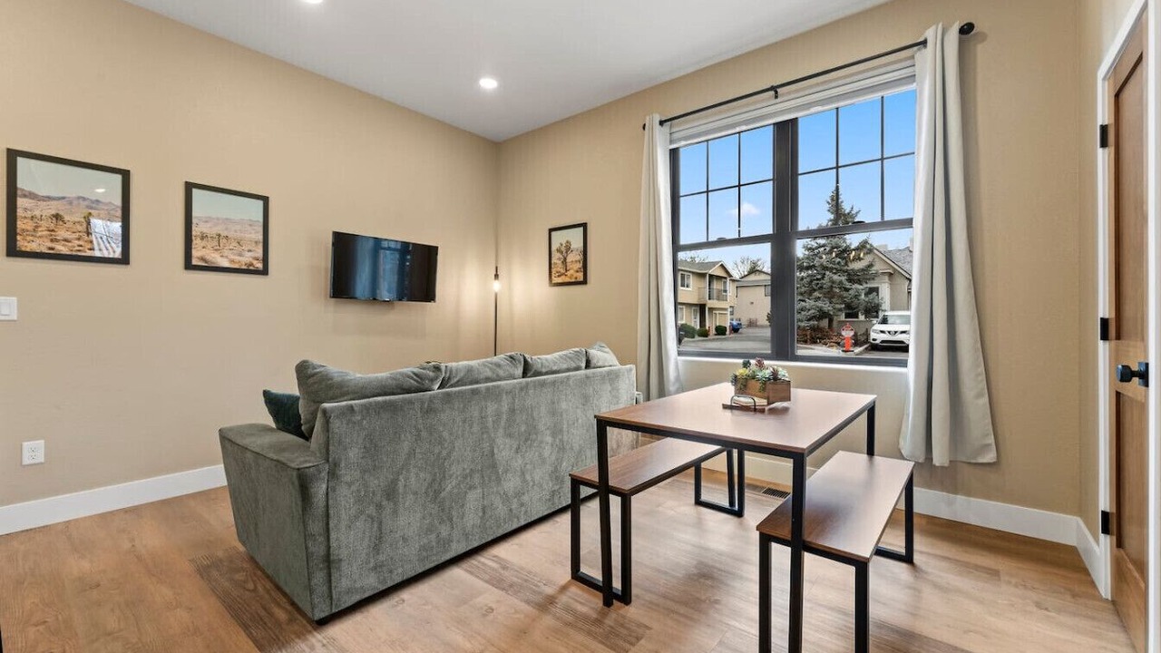 Photo of Livingroom in Midtown