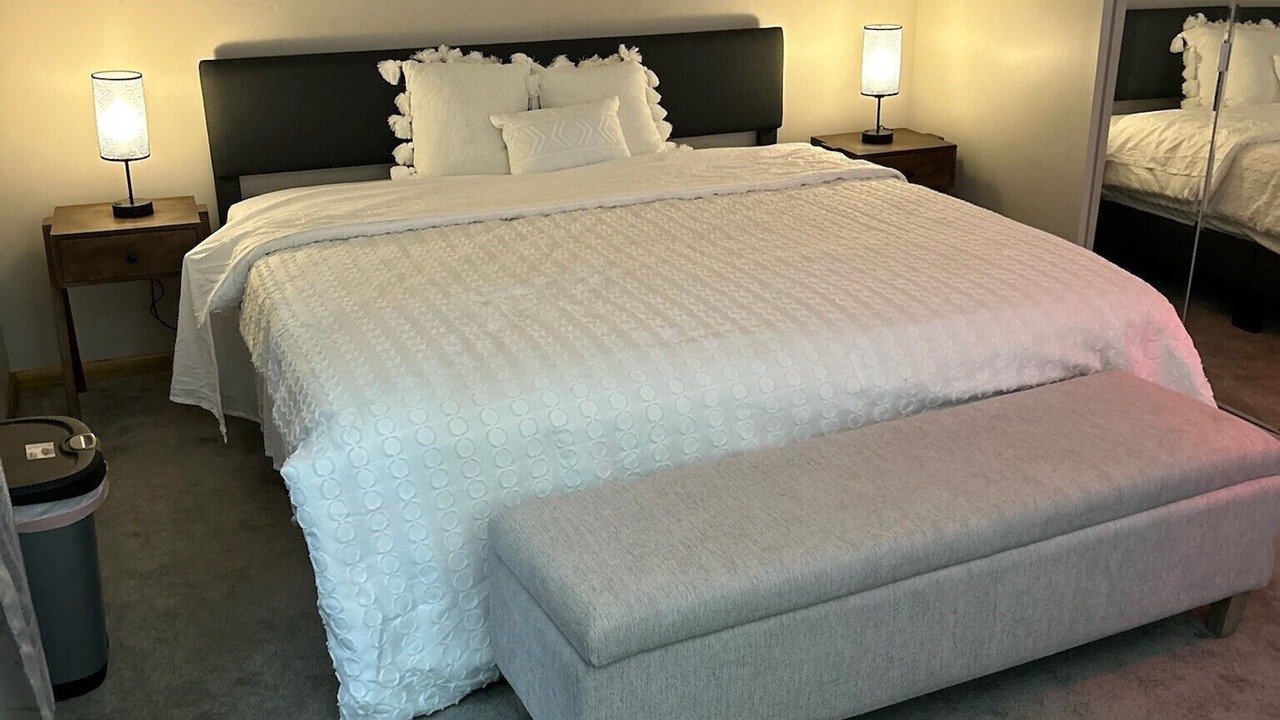 Photo of Bedroom in Plum