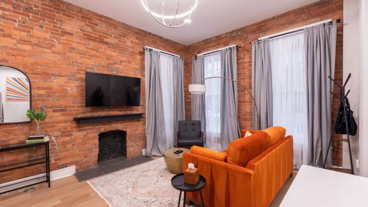 Photo of Livingroom in Victorian Village