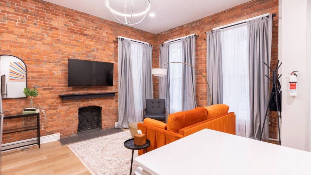 Photo of Livingroom in Victorian Village