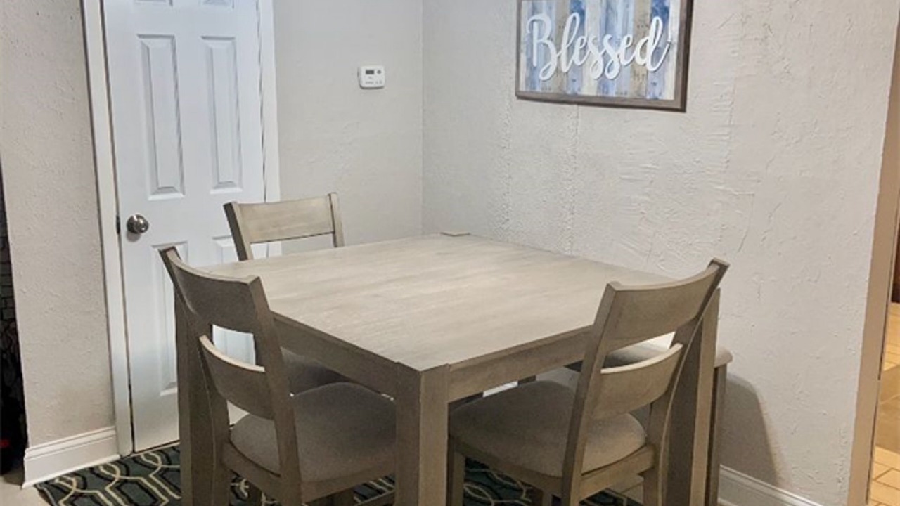 Photo of Livingroom in Euclid
