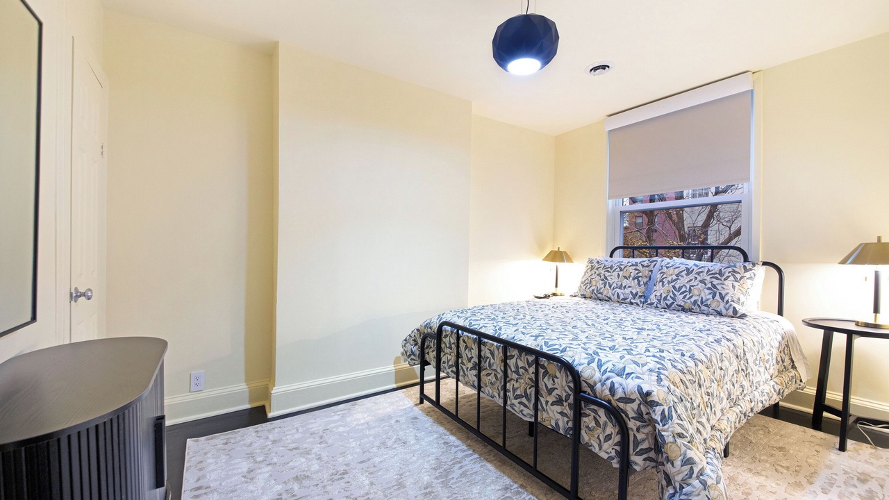 Photo of Bedroom in McGinley Square
