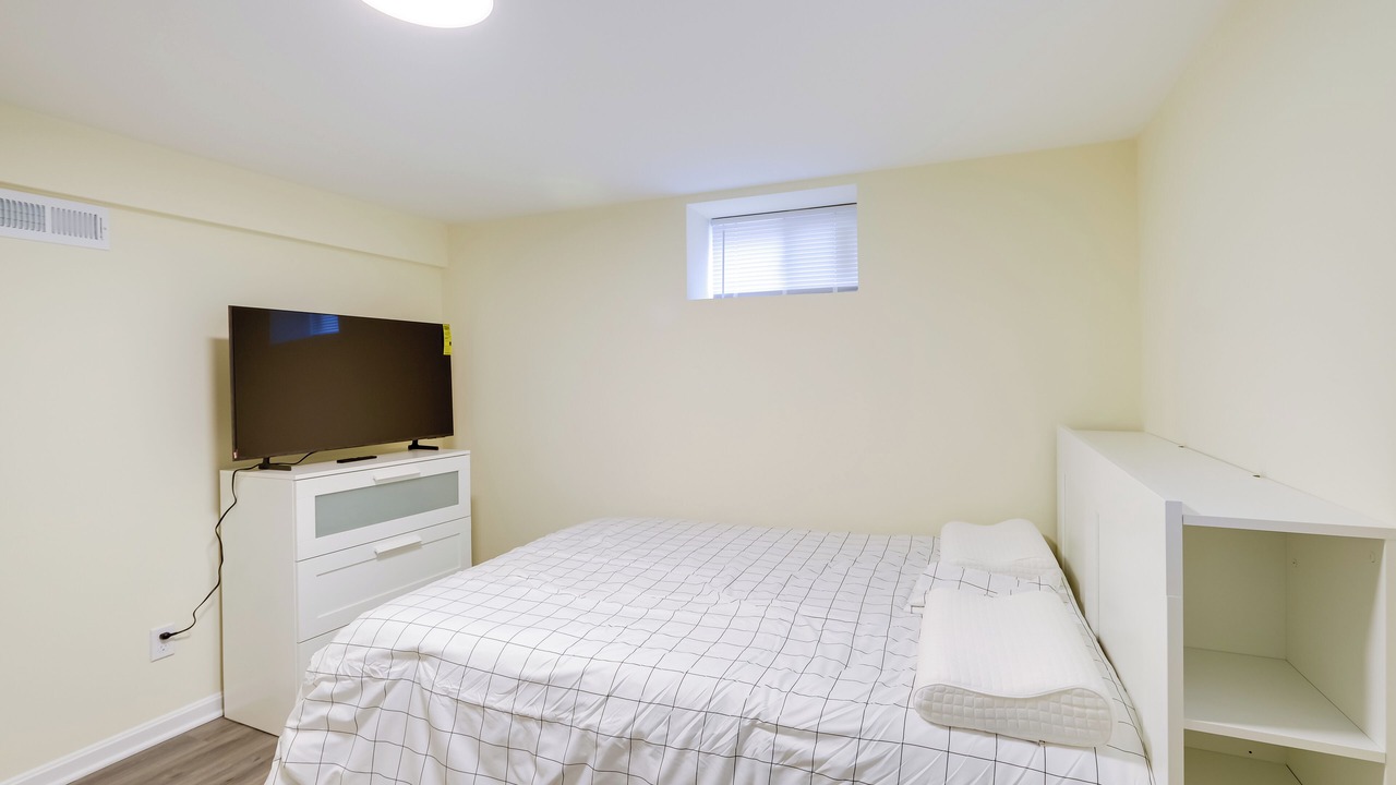 Photo of Bedroom in Wheaton-Glenmont
