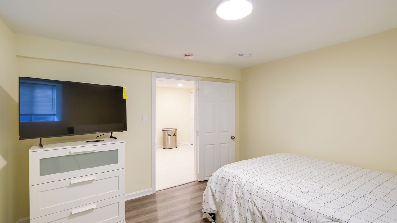 Photo of Bedroom in Wheaton-Glenmont