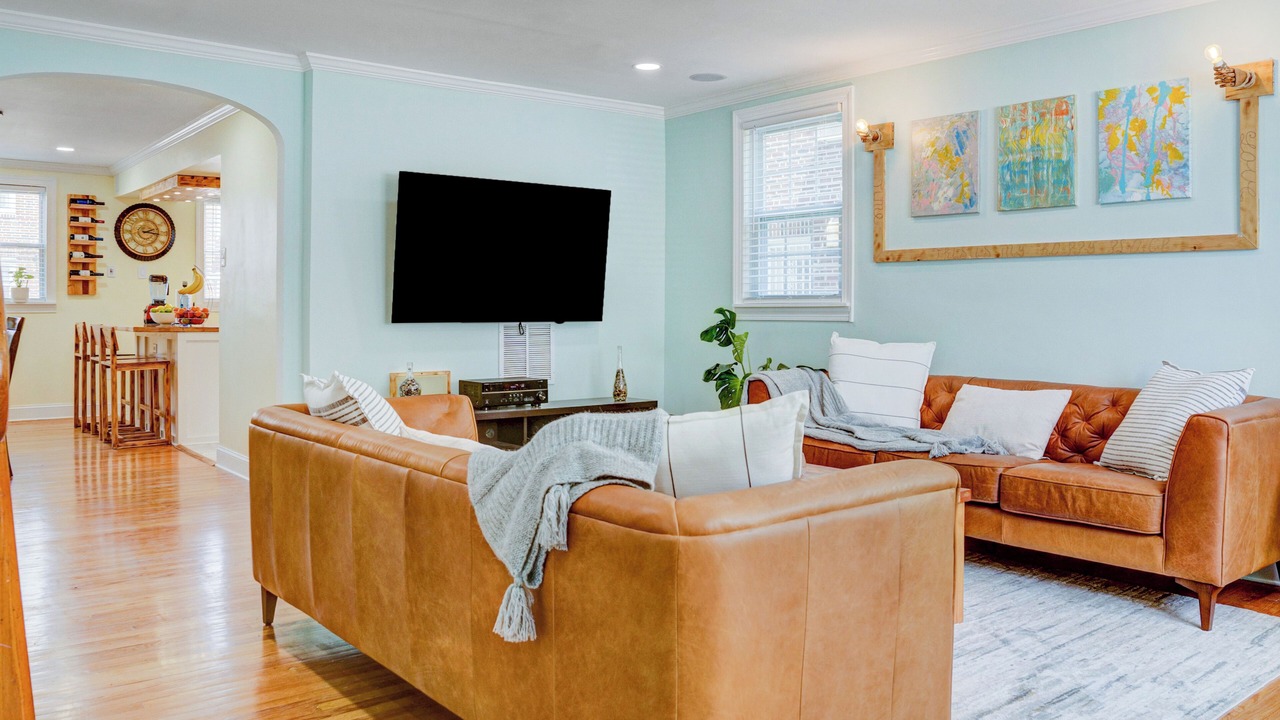 Photo of Livingroom in Foxcroft Square