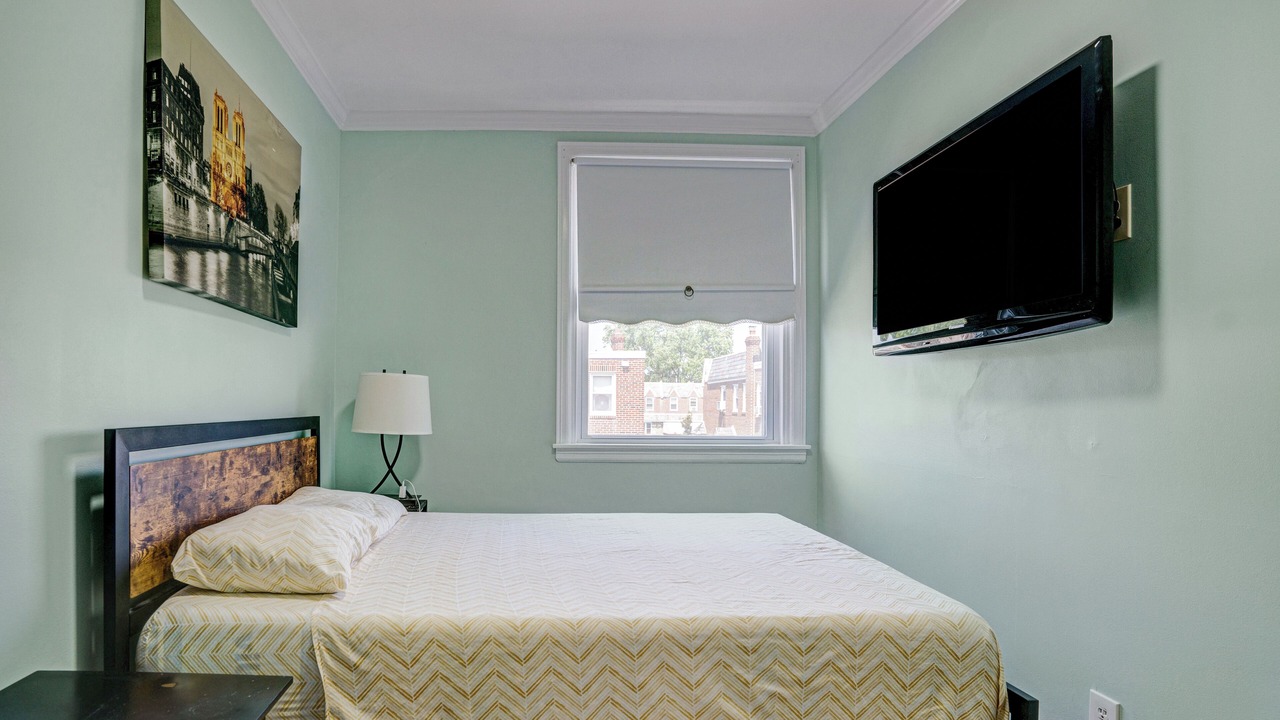 Photo of Bedroom in Foxcroft Square