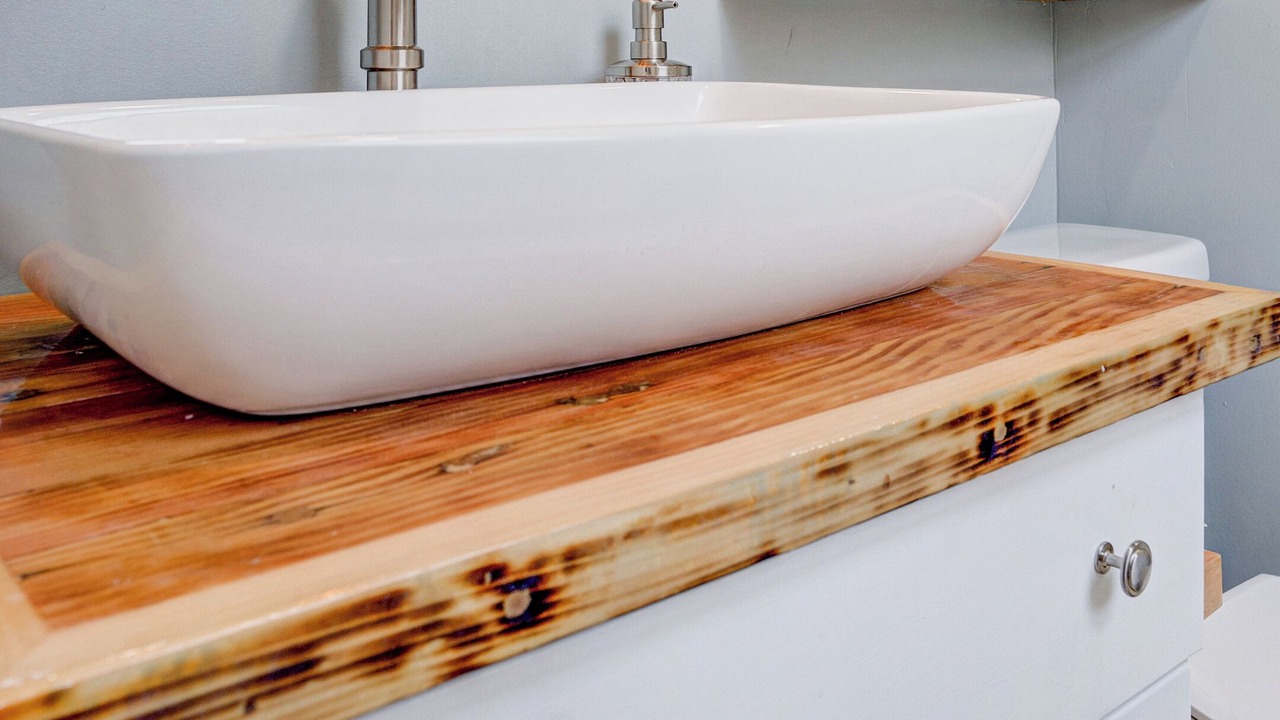 Photo of Bathroom in Foxcroft Square