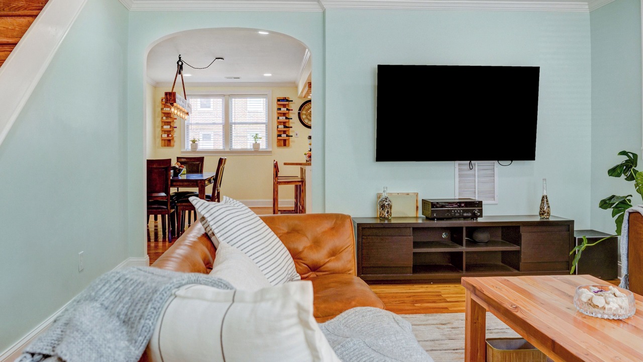 Photo of Livingroom in Foxcroft Square