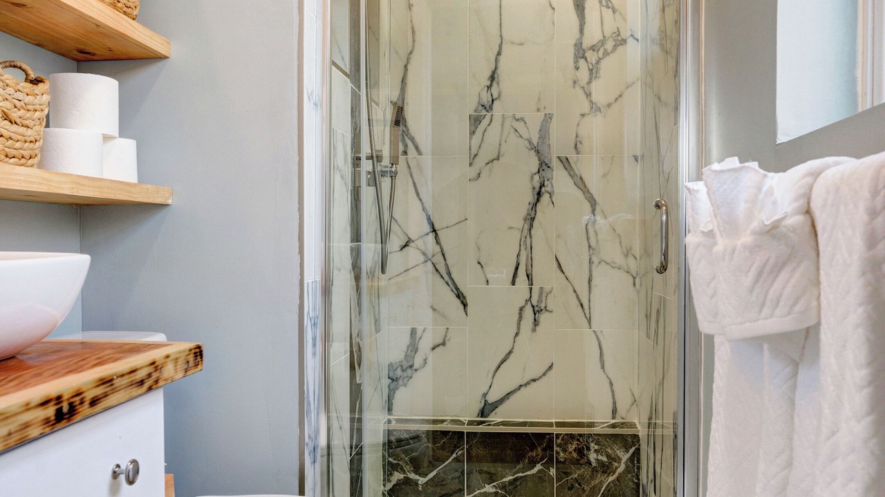 Photo of Bathroom in Foxcroft Square