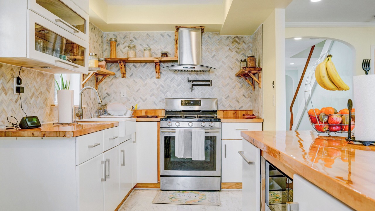 Photo of Kitchen in Foxcroft Square