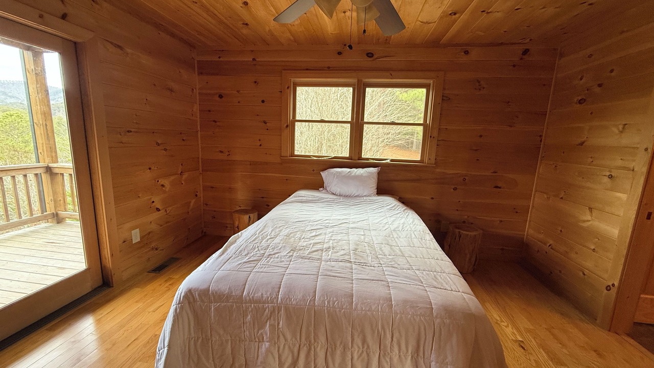 Photo of Bedroom in Copperhill