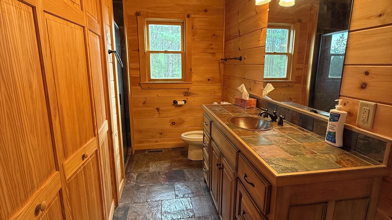 Photo of Bathroom in Copperhill