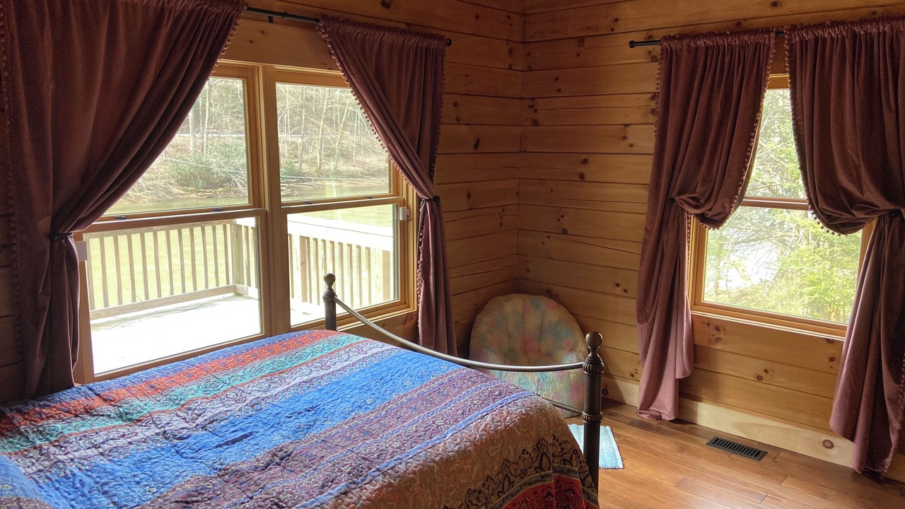Photo of Bedroom in Maysel