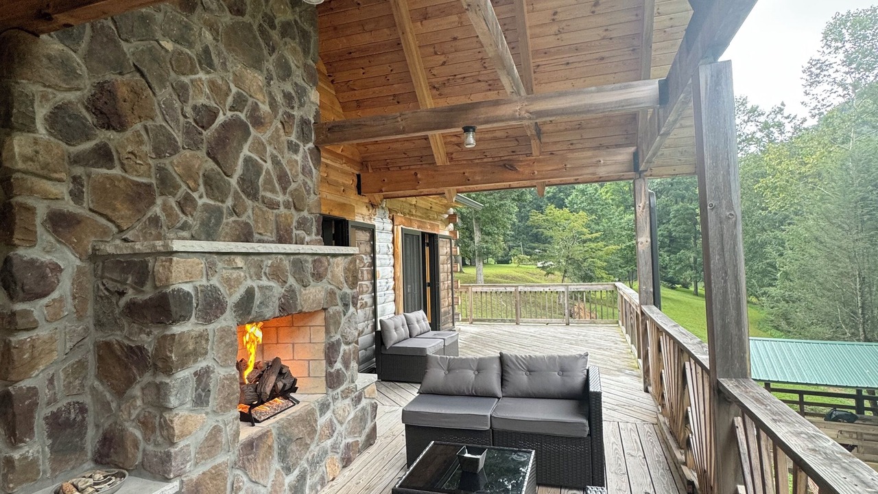 Photo of Patio Balcony in Maysel