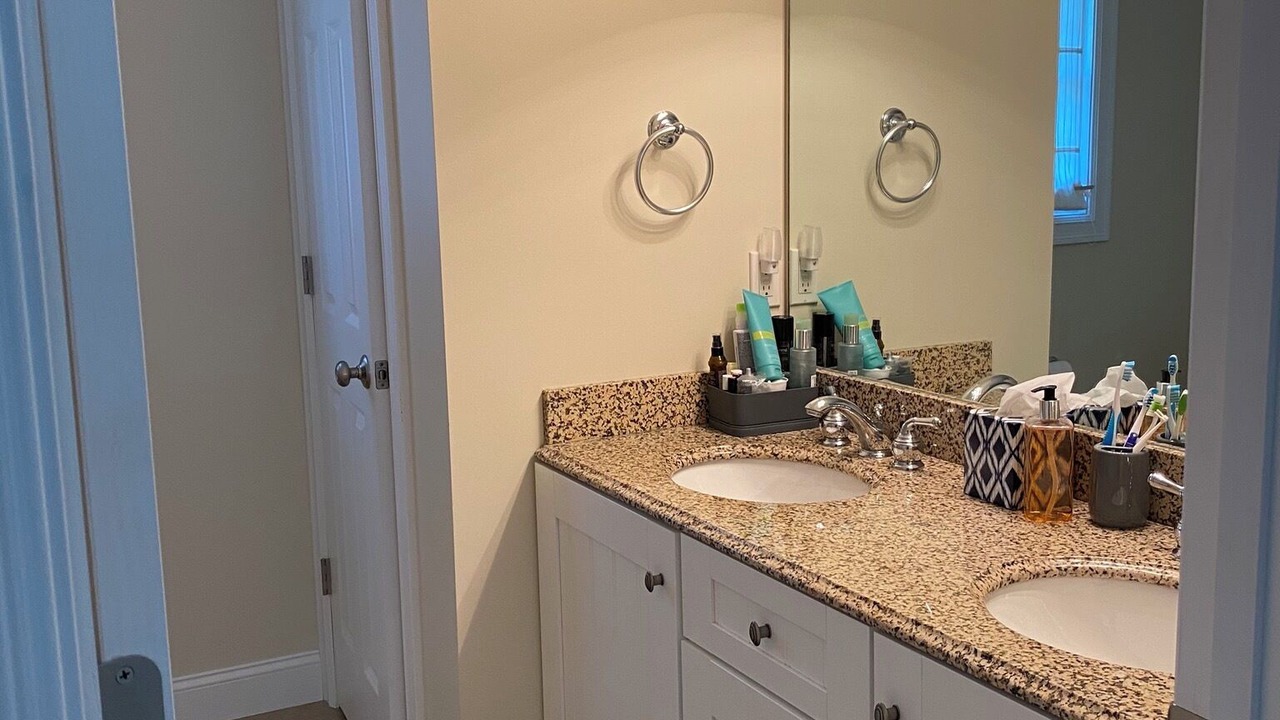 Photo of Bathroom in Lakeside