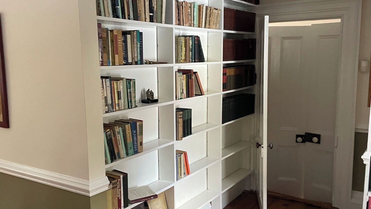 Photo of Bedroom in Upper Saddle River