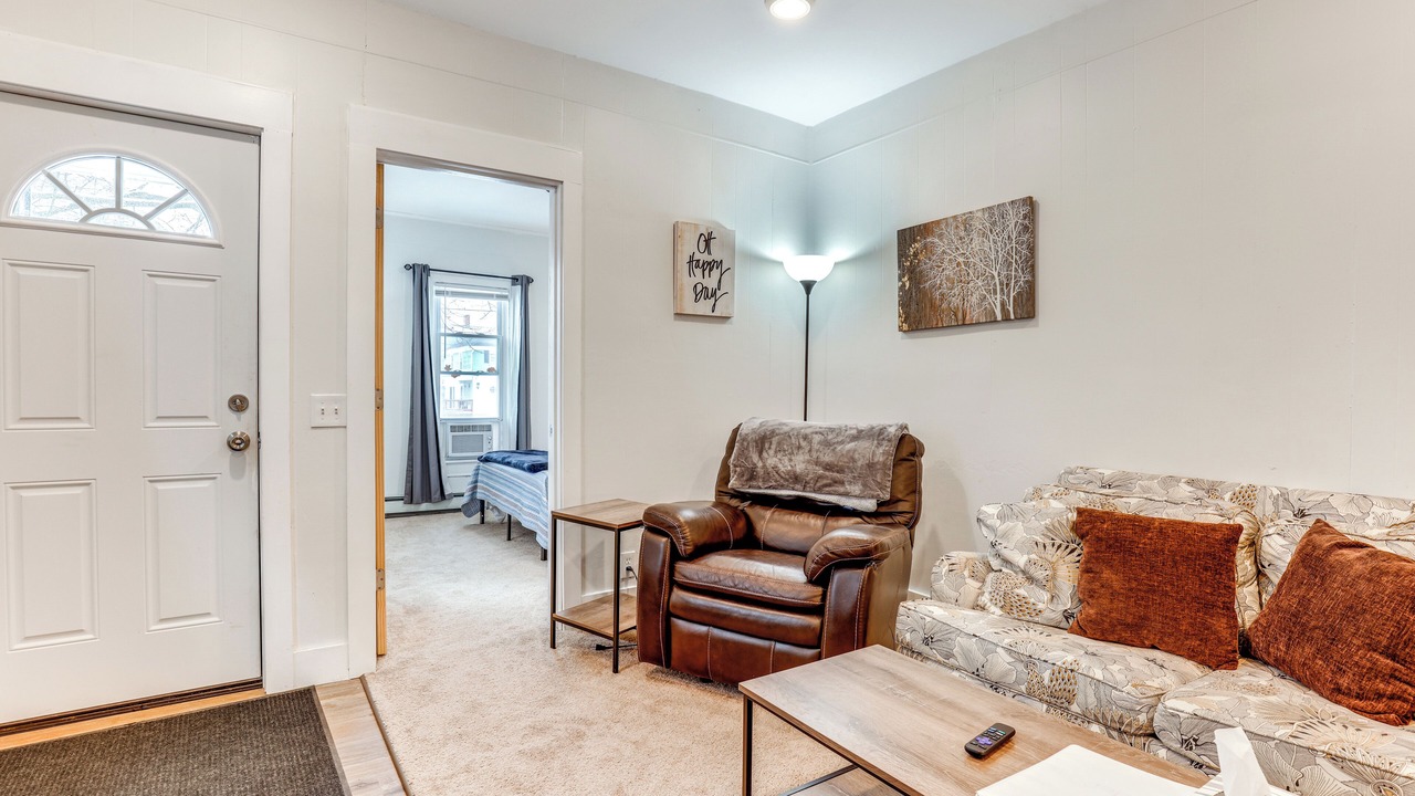Photo of Livingroom in Corning