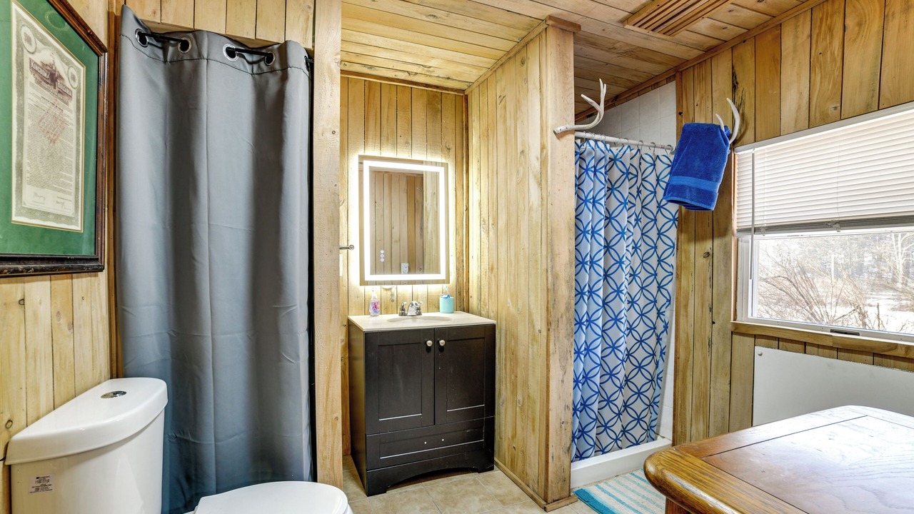 Photo of Bathroom in Long Eddy