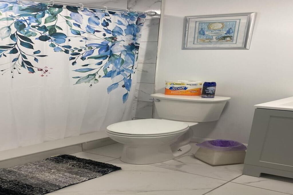 Photo of Bathroom in Newark
