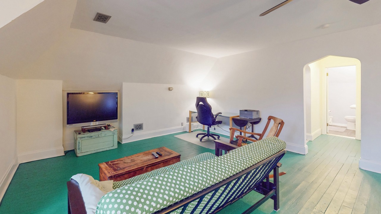 Photo of Livingroom in O'Hara Township