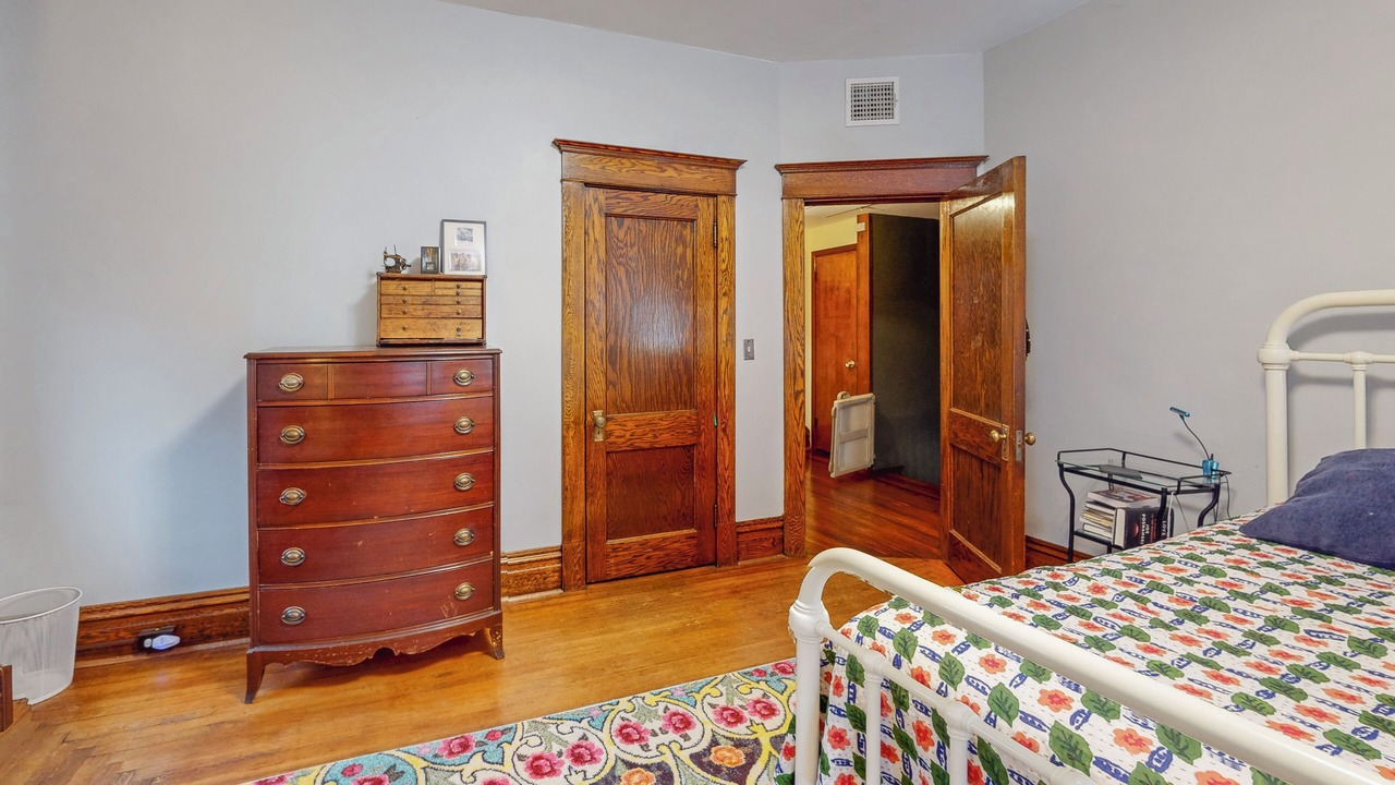 Photo of Bedroom in O'Hara Township