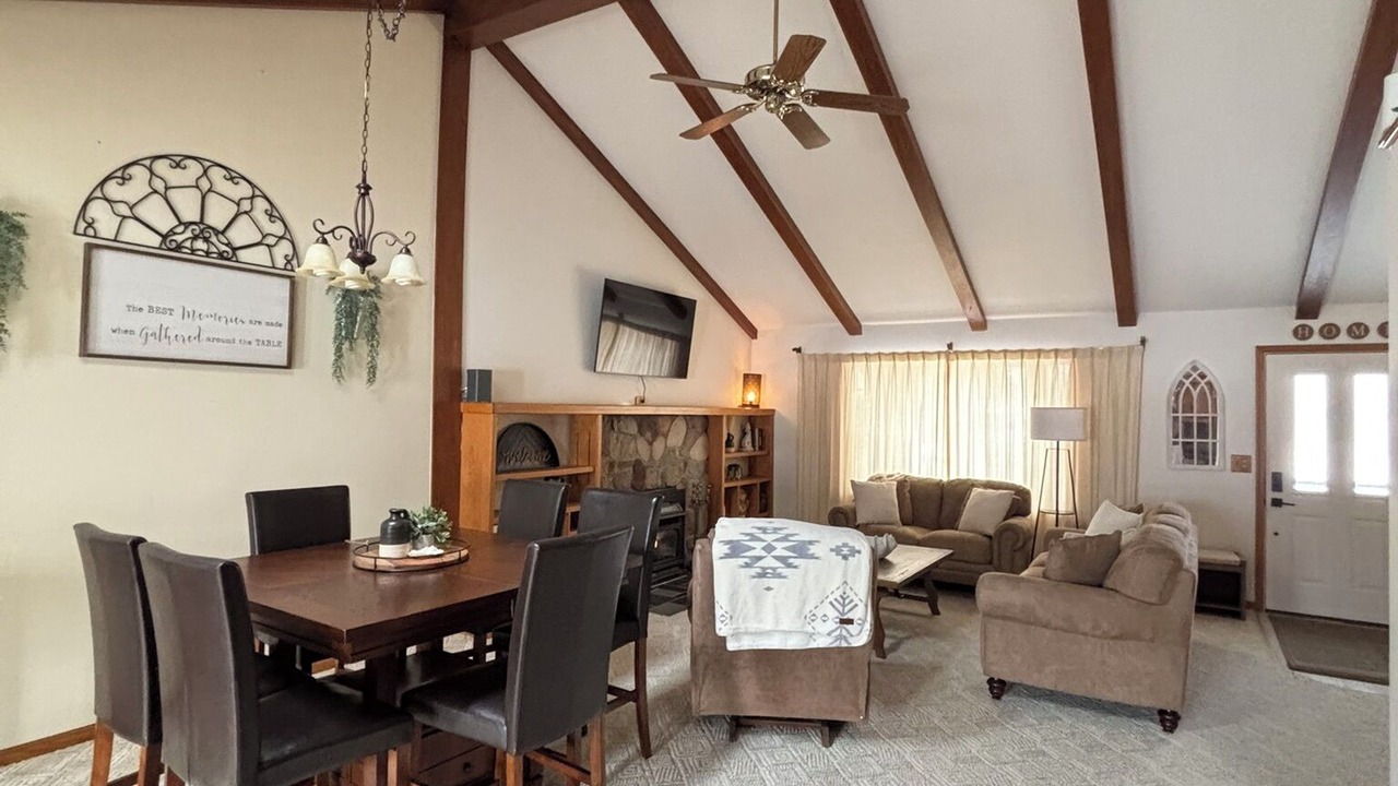 Photo of Livingroom in Howe