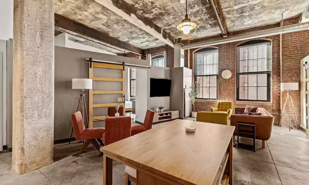 Photo of Livingroom in Strip District