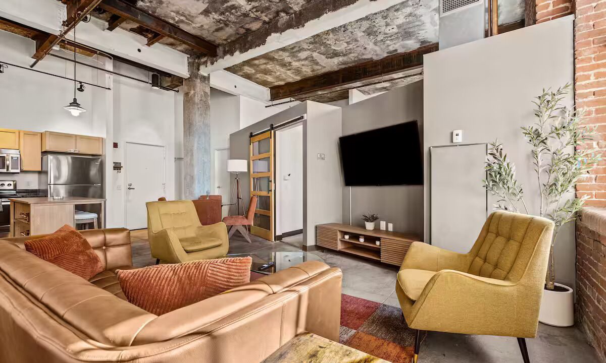 Photo of Livingroom in Strip District