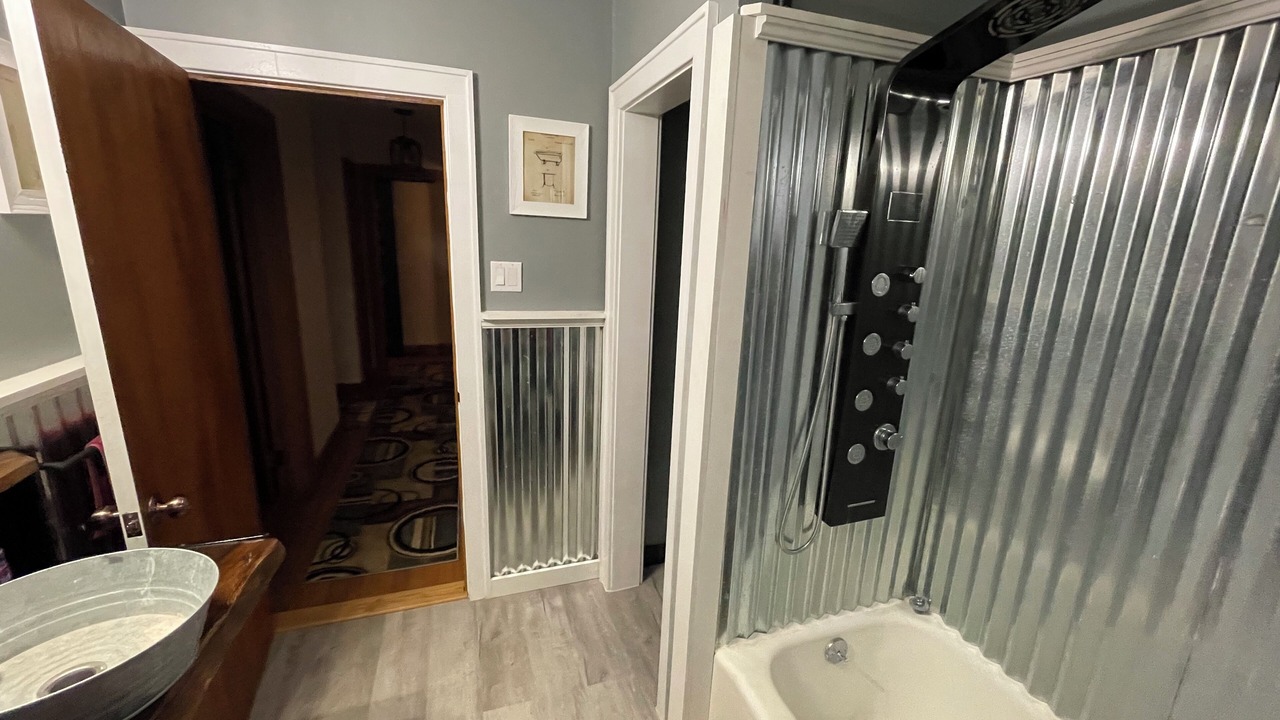 Photo of Bathroom in Gowen City