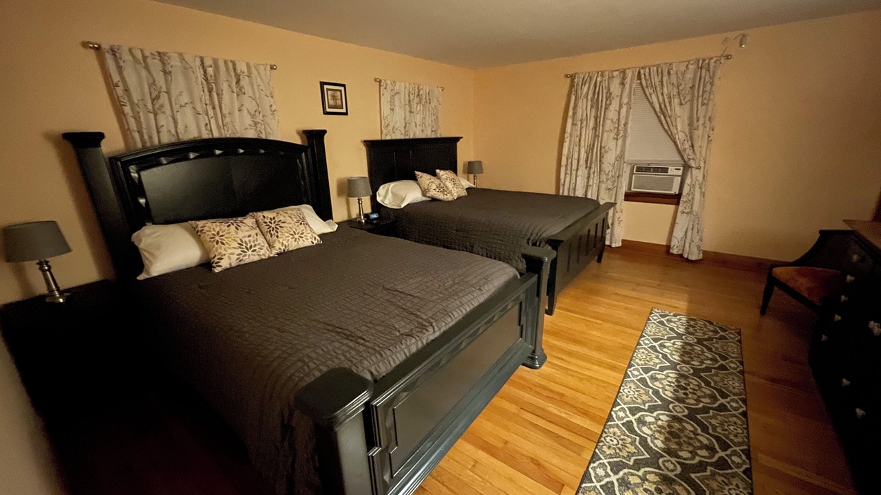 Photo of Bedroom in Gowen City