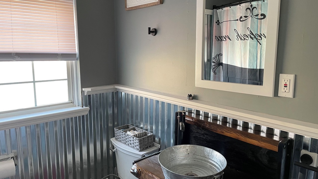Photo of Bathroom in Gowen City