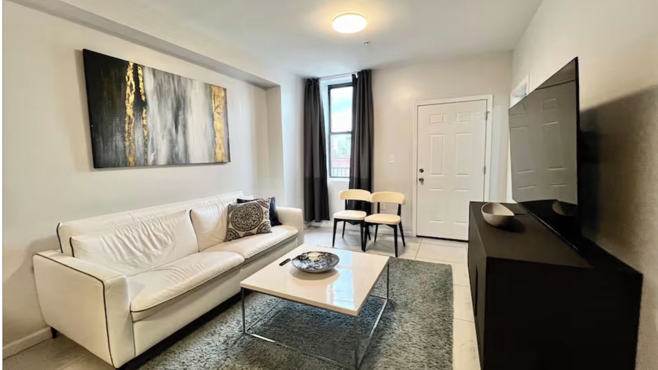 Photo of Livingroom in Chinatown