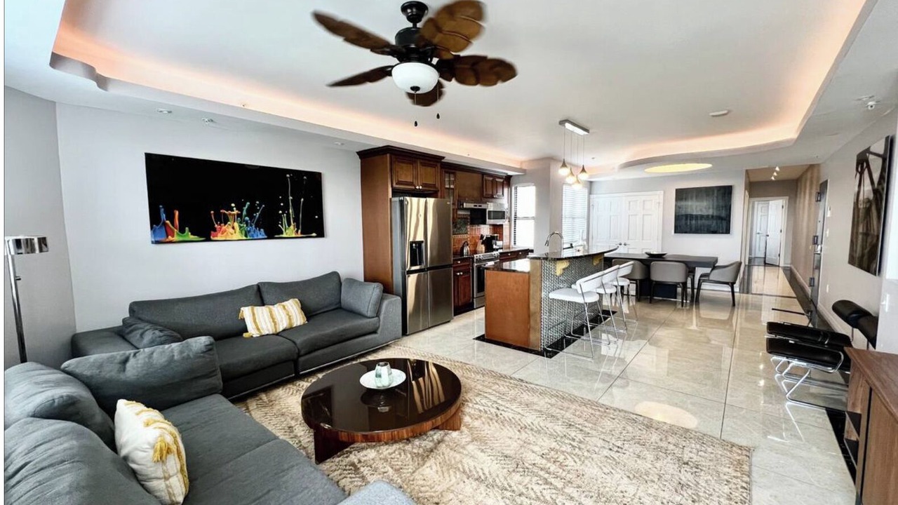 Photo of Livingroom in Center City