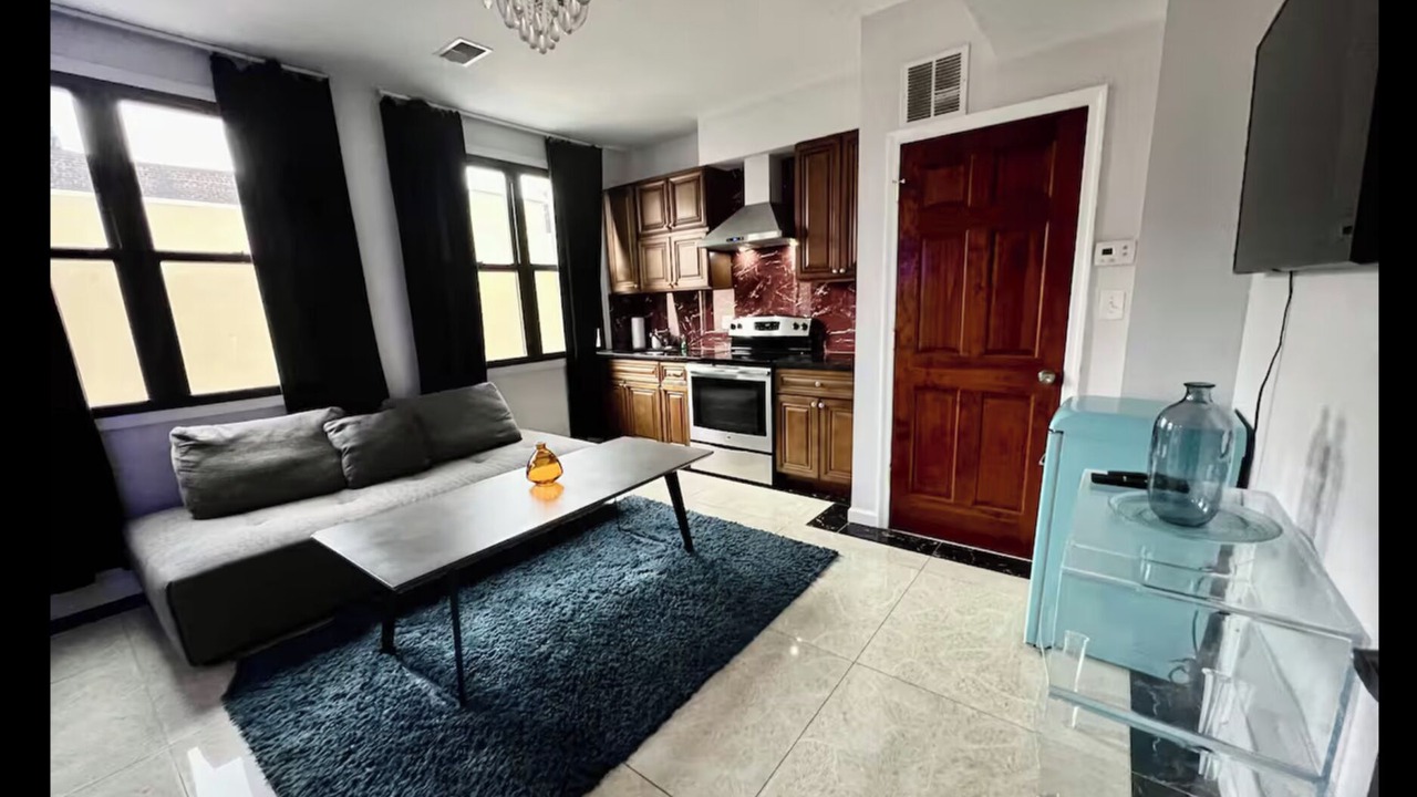 Photo of Livingroom in Chinatown