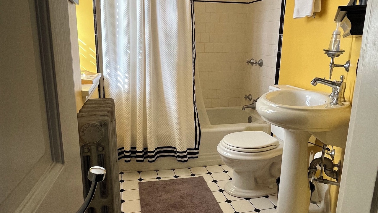 Photo of Bathroom in Fork