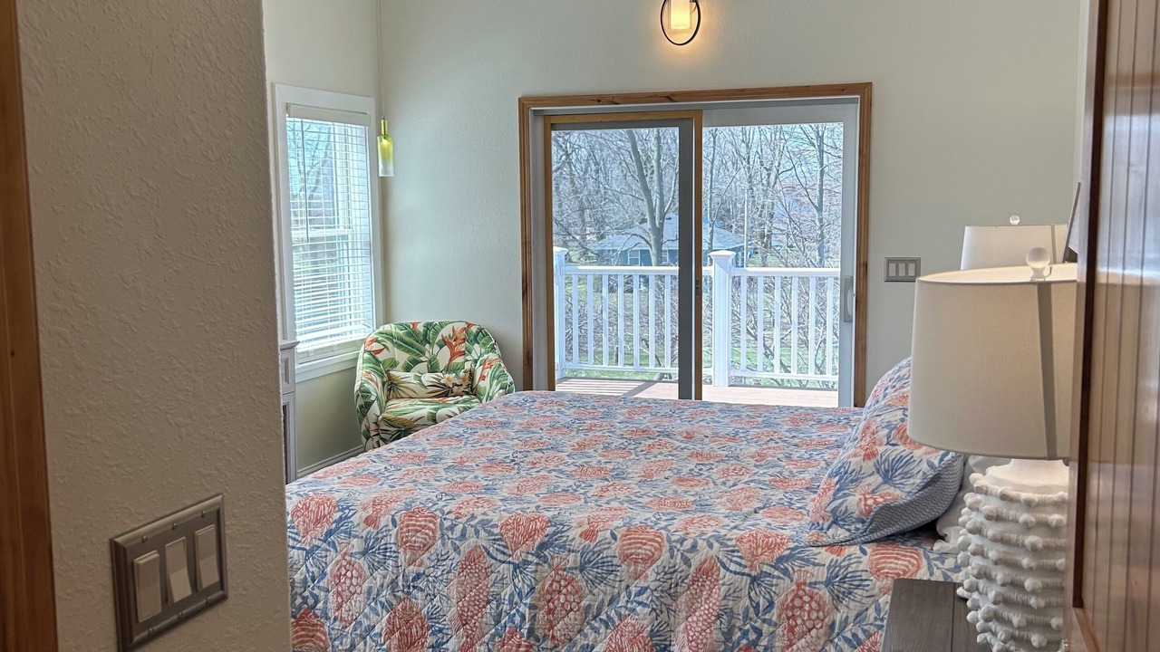 Photo of Bedroom in Oak Harbor
