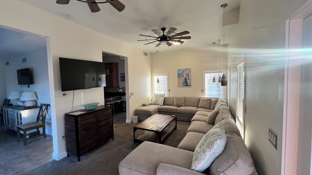 Photo of Livingroom in Oak Harbor