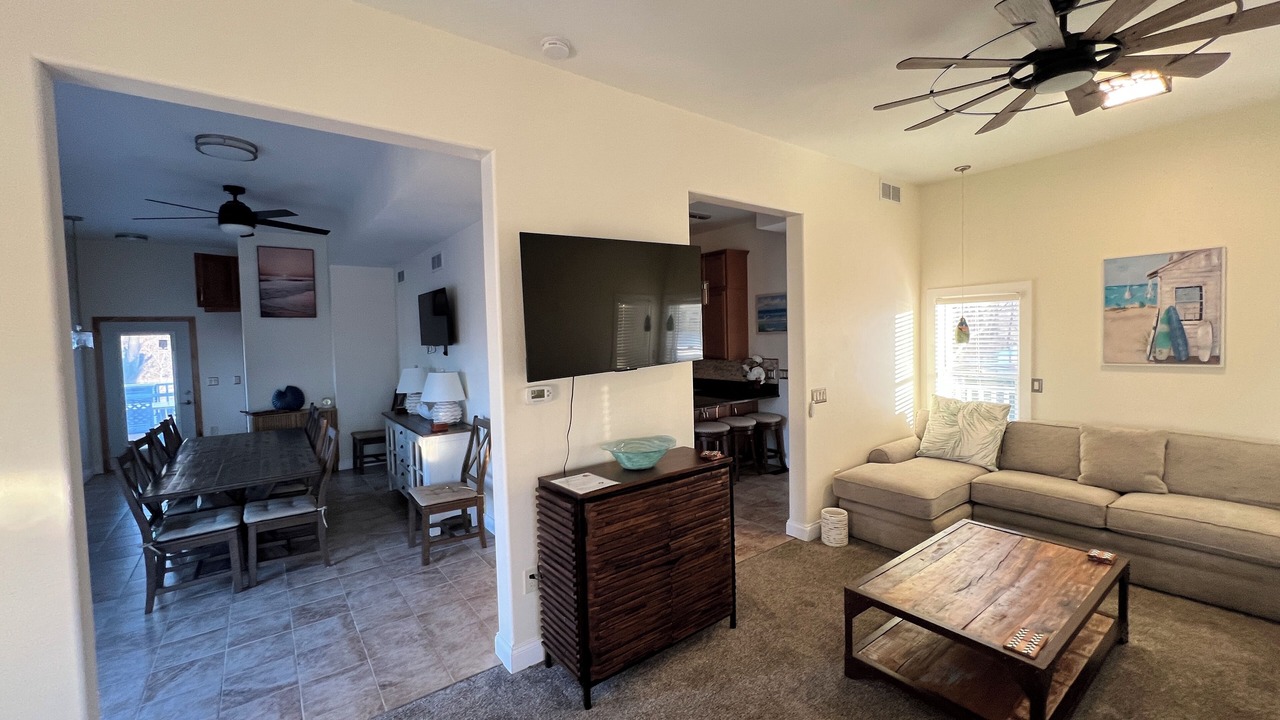 Photo of Livingroom in Oak Harbor