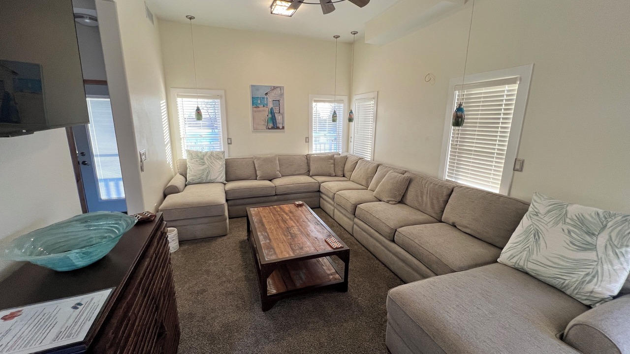 Photo of Livingroom in Oak Harbor